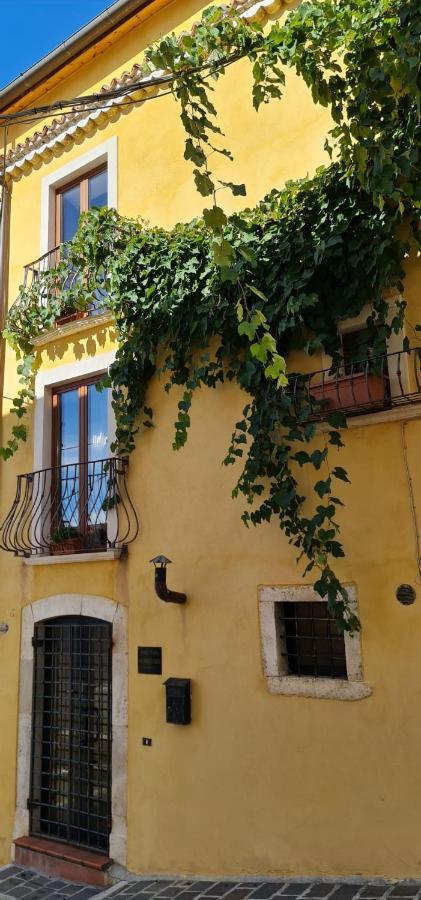 Scaccia Pensieri Villa Cerchio Bagian luar foto