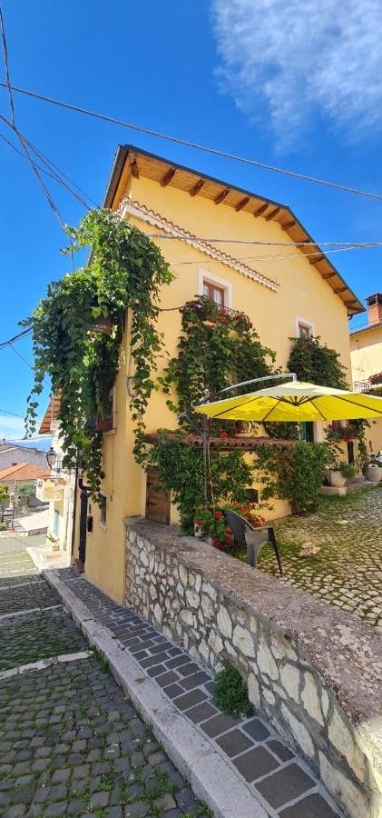Scaccia Pensieri Villa Cerchio Bagian luar foto