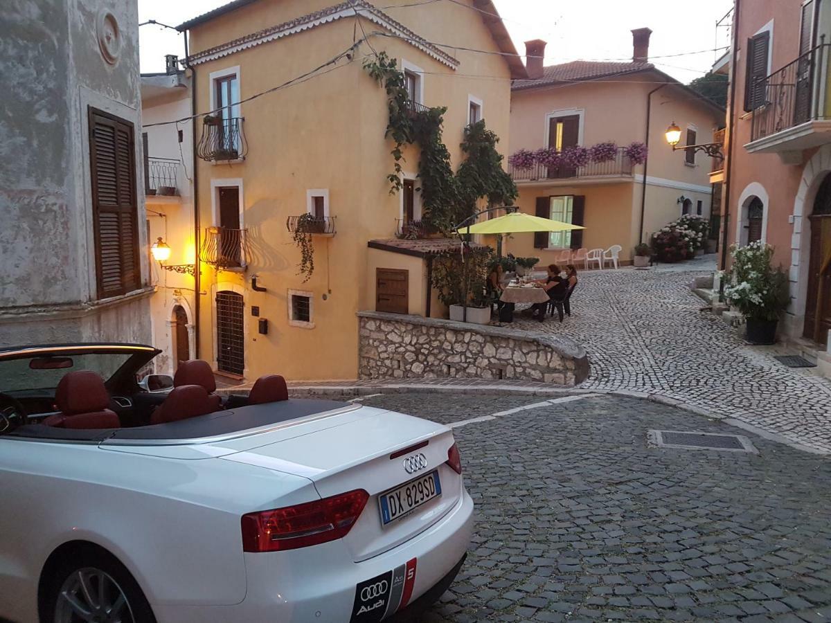 Scaccia Pensieri Villa Cerchio Bagian luar foto