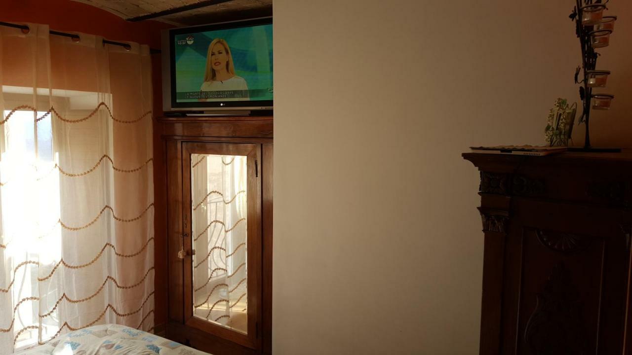 Scaccia Pensieri Villa Cerchio Bagian luar foto