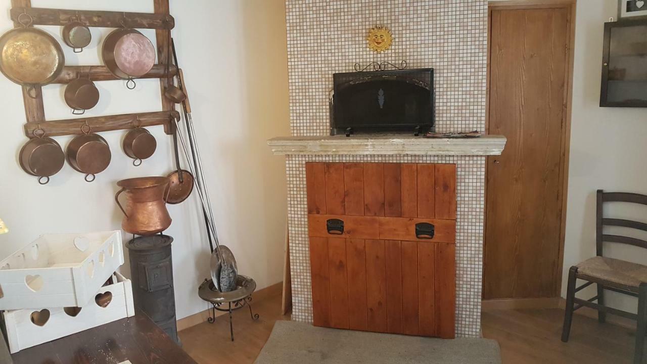 Scaccia Pensieri Villa Cerchio Bagian luar foto