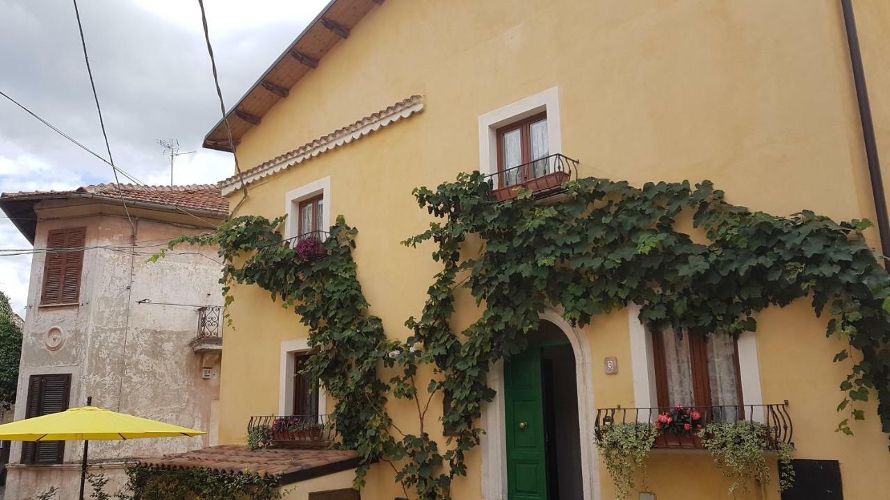 Scaccia Pensieri Villa Cerchio Bagian luar foto