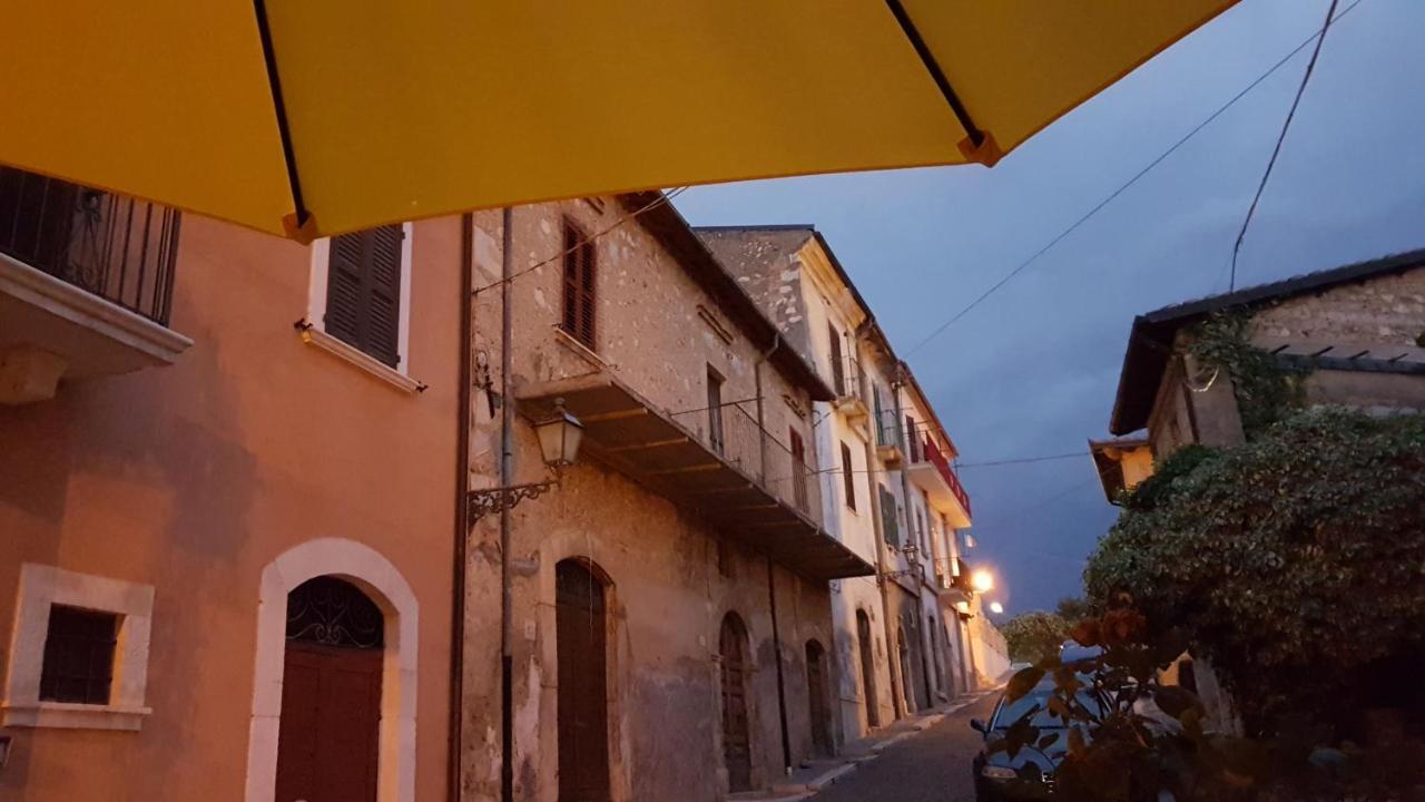 Scaccia Pensieri Villa Cerchio Bagian luar foto