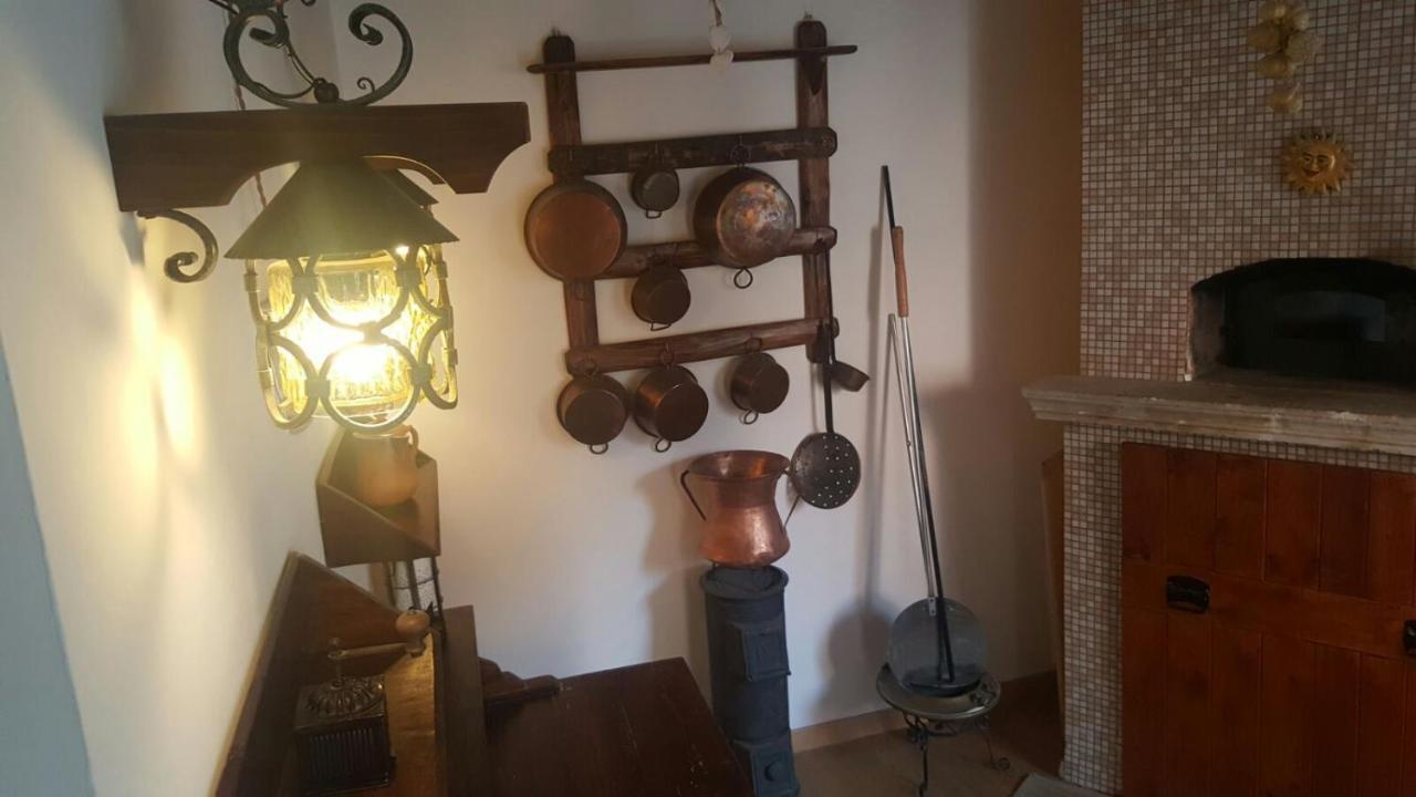 Scaccia Pensieri Villa Cerchio Bagian luar foto